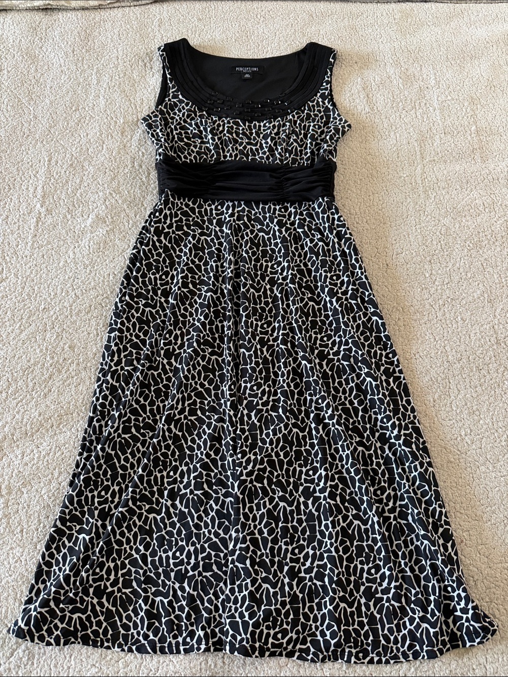 Perceptions Y2K Black & White Printed Midi Dress with Waist Band 4P